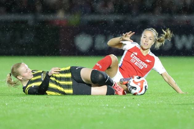 Borehamwood, England, September 26 2024: Johanna Fossdalsa (21 BK Hacken) and Lia Walti (13 Arsenal) challenge for the ball during the UEFA Womens Champions League Round 2 Qualifier: Second Leg game between Arsenal and BK Hacken at Mangata Pay UK Stadium, Meadow Park in Borehamwood, England. (Jay Patel SPP) Copyright: xJayxPatel SPPx spp-en-JaPa-ARSvBKH_20240926_0106