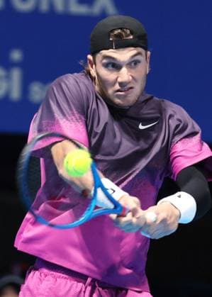 September 27, 2024, Tokyo, Japan - British Jack Draper retuens the ball against Hubert Hurkacz of Poland at the second round match of the Japan Open Tennis championships at the Ariake Colosseum in Tokyo on Friday, September 27, 2024. (photo by Yoshio Tsunoda AFLO) Noxthirdxpartyxsales  (0765074715st)