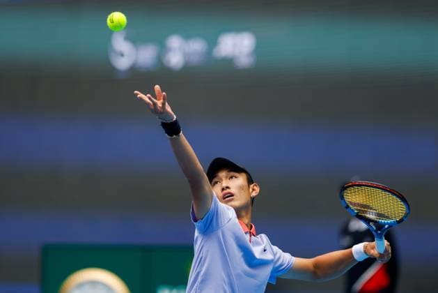 BEIJING, CHINA - SEPTEMBER 27: Shang Juncheng of China competes in the Men s Singles Round of 32 match against Bu Yunchaokete of China on day five of 2024 China Open at National Tennis Center on September 27, 2024 in Beijing, China.  Copyright: xVCGx 111520482465