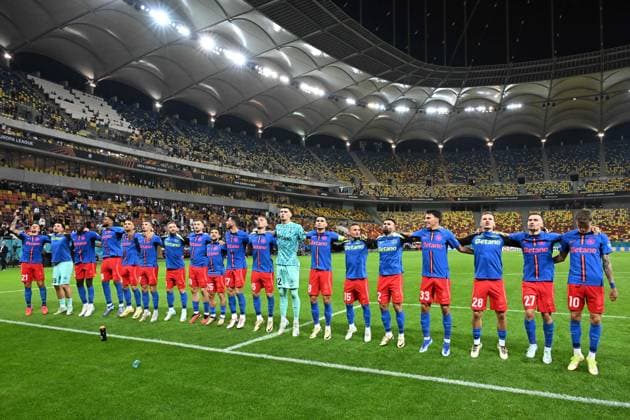 Star footballers Vlad Iulian ChiricheÈ™, Andrei Daniel Vlad, Joyskim Aurelien Aurelien Dawa Tchakonte, Malcolm Edjouma, George Daniel Birligea, Florin Lucian Tănase, IliuÈă Daniel Popa, Alexandru Mihail BaluÈă, Mihai Popescu, Mihai Daniel Lixandru, Ștefan Târrnovanu, Adrian Gheorghe Șut, Marius Ștefănescu, Valentin CreÈu, Risto Radunovic, GrigoraÈ™ Alexandru Pantea, Darius Dumitru Olaru and Octavian George Popescu greet the gallery after the match between FCSB and RFS, UEFA Europa League, played at Arena Nationala in Bucharest, Thursday, September 26, 2024 Bucuresti Copyright: xRazvanxPasarica SPORTxPICTURESx