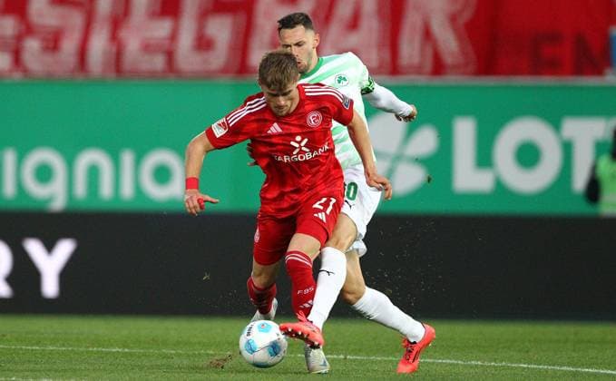 Rossmann - Hrgota , SpVgg Greuther Fürth - Fortuna Düsseldorf , 2.Bundesliga - Spieltag 7 , Fußball , in den Sportpark Ronhof Stadion, Fürth, Bayern , Deutschland . September 27, 2024 - Photo: Davide Elias Ipa Photo Pressefoto DENL Copyright: xx