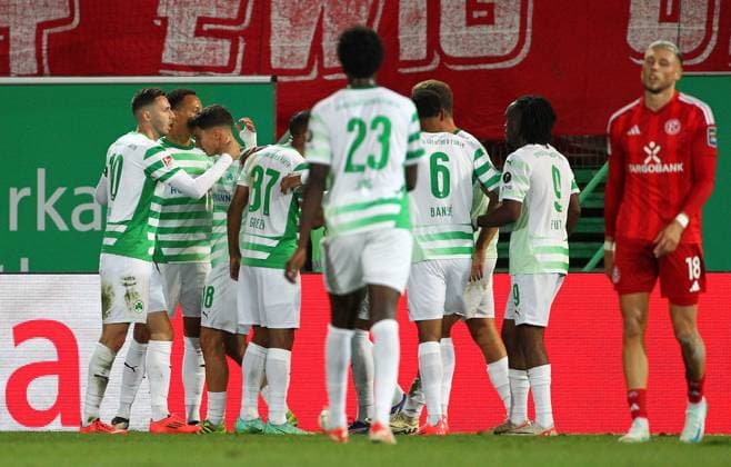 Totrjubel 1-1 Srbeny , SpVgg Greuther Fürth - Fortuna Düsseldorf , 2.Bundesliga - Spieltag 7 , Fußball , in den Sportpark Ronhof Stadion, Fürth, Bayern , Deutschland . September 27, 2024 - Photo: Davide Elias Ipa Photo Pressefoto DENL Copyright: xx
