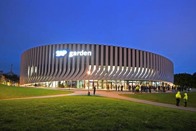 Sport Bilder des Tages Aussenaufnahme,Uebersicht, Offizielle Eroeffnung SAP GARDEN in Muenchen am 27.09.2024. EHC Red Bull Muenche - Buffalo Sabres, *** Exterior view, Overview, Official opening of SAP GARDEN in Munich on 27 09 2024 EHC Red Bull Muenche Buffalo Sabres,