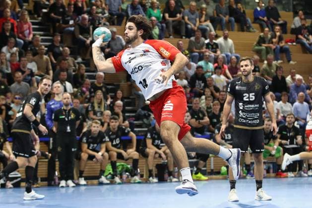 27.09.2024, xtgx, Handball - 2. Bundesliga HC Elbflorenz Dresden - HBW Balingen Weilstetten v.l. Max Santos (Balingen, 14) wirft Tor, Torschuetze, erzielt Tor, Treffer, scores the goal Dresden