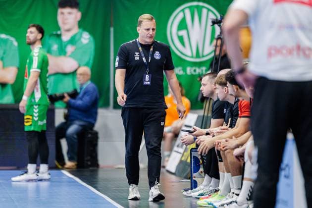 David Roehrig (VfL Luebeck-Schwartau, Trainer) GER, GWD Minden vs. VfL Luebeck-Schwartau, Handball, 2. Bundesliga, 4. Spieltag, Spielzeit 2024 2025, 27.09.2024 GER, GWD Minden vs. VfL Luebeck-Schwartau, Handball, 2. Bundesliga, 4. Spieltag, Spielzeit 2024 2025, 27.09.2024 Luebbecke