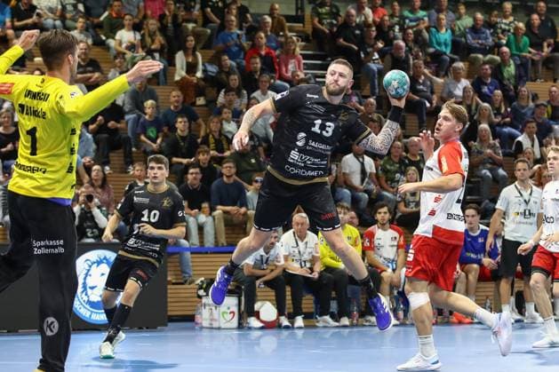 27.09.2024, xtgx, Handball - 2. Bundesliga HC Elbflorenz Dresden - HBW Balingen Weilstetten v.l. Mindaugas Dumcius (Dresden, 13) wirft Tor, Torschuetze, erzielt Tor, Treffer, scores the goal Dresden