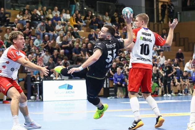 27.09.2024, xtgx, Handball - 2. Bundesliga HC Elbflorenz Dresden - HBW Balingen Weilstetten v.l. Timo Loeser (Löser, Dresden, 55) wirft Tor, Torschuetze, erzielt Tor, Treffer, scores the goal Dresden