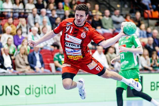 Nadav Cohen (VfL Luebeck-Schwartau, 91) im Torwurf GER, GWD Minden vs. VfL Luebeck-Schwartau, Handball, 2. Bundesliga, 4. Spieltag, Spielzeit 2024 2025, 27.09.2024 GER, GWD Minden vs. VfL Luebeck-Schwartau, Handball, 2. Bundesliga, 4. Spieltag, Spielzeit 2024 2025, 27.09.2024 Luebbecke
