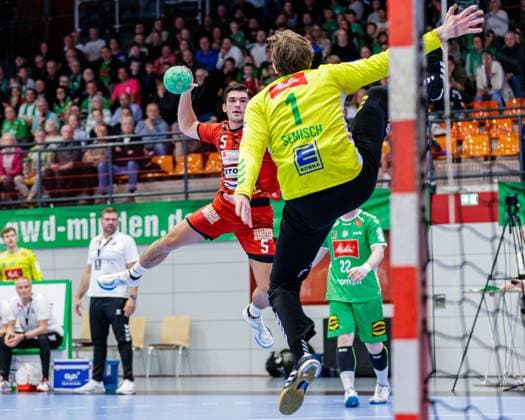 v.l. Kaj Geenen (VfL Luebeck-Schwartau, 05), Malte Semisch (GWD Minden, 01) GER, GWD Minden vs. VfL Luebeck-Schwartau, Handball, 2. Bundesliga, 4. Spieltag, Spielzeit 2024 2025, 27.09.2024 GER, GWD Minden vs. VfL Luebeck-Schwartau, Handball, 2. Bundesliga, 4. Spieltag, Spielzeit 2024 2025, 27.09.2024 Luebbecke