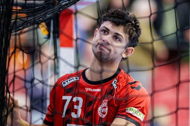 Sport Bilder des Tages Lukas Kingsley Emdorf (VfL Luebeck-Schwartau, 73) ist enttaeuscht traurig nach 28:27 Niederlage GER, GWD Minden vs. VfL Luebeck-Schwartau, Handball, 2. Bundesliga, 4. Spieltag, Spielzeit 2024 2025, 27.09.2024 GER, GWD Minden vs. VfL Luebeck-Schwartau, Handball, 2. Bundesliga, 4. Spieltag, Spielzeit 2024 2025, 27.09.2024 Luebbecke