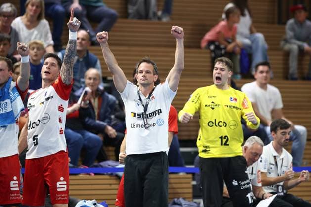 27.09.2024, xtgx, Handball, 2. Bundesliga, HC Elbflorenz Dresden - HBW Balingen Weilstetten, emspor v.l. Matthias Flohr (Balingen, Trainer) Jubel, Torjubel, jubelt ueber das Tor, celebrate the goal, celebration Dresden