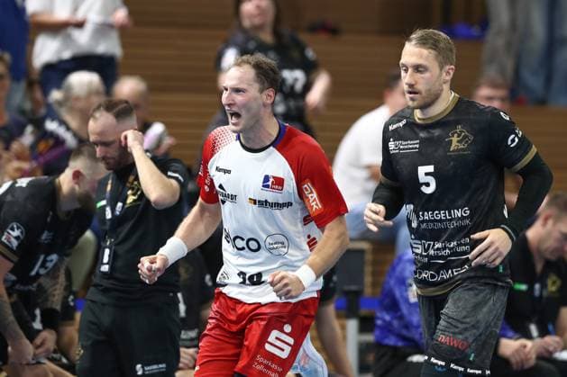 27.09.2024, xtgx, Handball, 2. Bundesliga, HC Elbflorenz Dresden - HBW Balingen Weilstetten, emspor v.l. Tobias Heinzelmann (Balingen, 28) Jubel, Torjubel, jubelt ueber das Tor, celebrate the goal, celebration Dresden