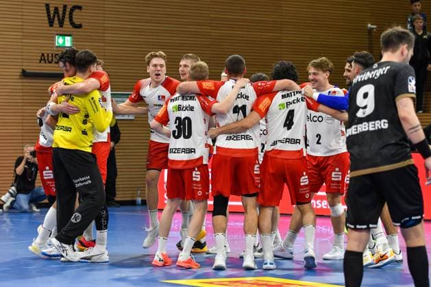 HBW Balingen-Weilstetten jubelt nach Sieg GER, HC Elbflorenz 2006 vs. HBW Balingen-Weilstetten, Handball, 2. Bundesliga, Spieltag 4, Saison 2024 2025, 27.09.2024 GER, HC Elbflorenz 2006 vs. HBW Balingen-Weilstetten, Handball, 2. Bundesliga, Spieltag 4, Saison 2024 2025, 27.09.2024 Dresden