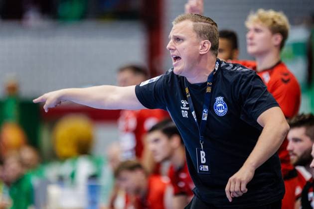 David Roehrig (VfL Luebeck-Schwartau, Trainer) gestikuliert GER, GWD Minden vs. VfL Luebeck-Schwartau, Handball, 2. Bundesliga, 4. Spieltag, Spielzeit 2024 2025, 27.09.2024 GER, GWD Minden vs. VfL Luebeck-Schwartau, Handball, 2. Bundesliga, 4. Spieltag, Spielzeit 2024 2025, 27.09.2024 Luebbecke