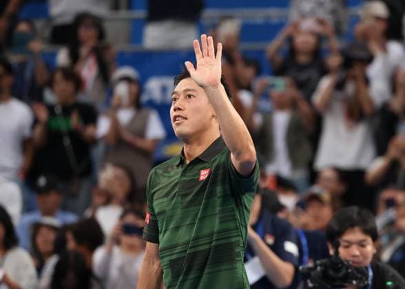 Kei Nishikori bedankt sich bei den Zuschauern, Fans nach dem Sieg, Kinoshita Group Japan Open Tennis Championships, Tokyo, Japan Copyright: xJuergenxHasenkopfx