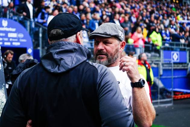 Lukas Kwasniok (SC Paderborn, Trainer) und Steffen Baumgart (Hambuger SV, Trainer) GER, Hamburger SV vs. SC Paderborn 07, Fussball, 2. Bundesliga, Spieltag 7, Saison 2024 2025, 28.09.2024 DFL REGULATIONS PROHIBIT ANY USE OF PHOTOGRAPHS AS IMAGE SEQUENCES AND OR QUASI-VIDEO GER, Hamburger SV vs. SC Paderborn 07, Fussball, 2. Bundesliga, Spieltag 7, Saison 2024 2025, 28.09.2024 Hamburg
