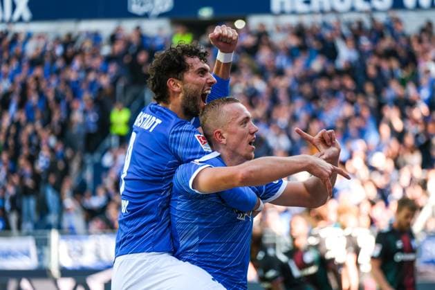 Isac Lidberg (SV Darmstadt 98, 07) und Fraser Hornby (SV Darmstadt 98, 09) bejubeln das Tor zum 1:0, GER, SV Darmstadt 98 vs. 1. FC Magdeburg, Fussball, 2. Bundesliga, 7. Spieltag, Saison 2024 2025, 28.09.2024. DFL REGULATIONS PROHIBIT ANY USE OF PHOTOGRAPHS as IMAGE SEQUENCES and or QUASI-VIDEO. GER, SV Darmstadt 98 vs. 1. FC Magdeburg, Fussball, 2. Bundesliga, 7. Spieltag, Saison 2024 2025, 28.09.2024. Darmsatdt
