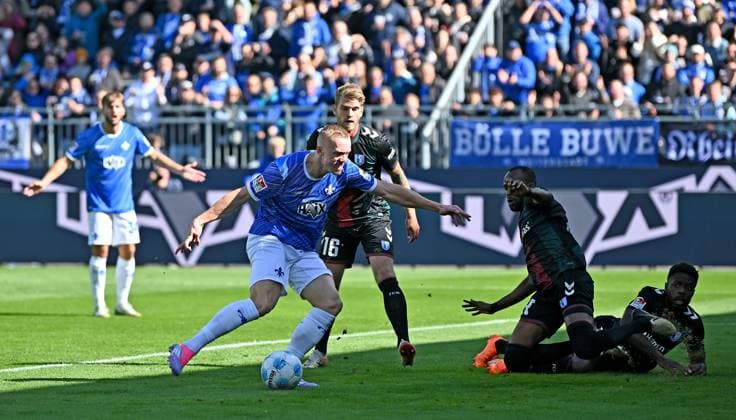 28.09.2024, xfux, Fussball 2.Bundesliga, SV Darmstadt 98 - 1.FC Magdeburg, v.l. Torschuetze Torschütze Isac Lidberg (SV Darmstadt 98) Goal scored, Tor zum 1:0 (DFL DFB REGULATIONS PROHIBIT ANY USE OF PHOTOGRAPHS as IMAGE SEQUENCES and or QUASI-VIDEO. Eine Lizenzierung des Lichtbildwerkes an und oder durch den SV Darmstadt 1898 e.V. sowie Tochterunternehmen ist nicht gestattet. No release of or sale to SV Darmstadt 1898 e.V.)) Darmstadt