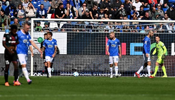 28.09.2024, xfux, Fussball 2.Bundesliga, SV Darmstadt 98 - 1.FC Magdeburg, v.l. Livan Burcu (1.FC Magdeburg) (nicht im Bild), Kai Klefisch (SV Darmstadt 98), Aleksandar Vukotic (SV Darmstadt 98), Marcel Schuhen (SV Darmstadt 98) Goal scored, Tor zum 1:1 (DFL DFB REGULATIONS PROHIBIT ANY USE OF PHOTOGRAPHS as IMAGE SEQUENCES and or QUASI-VIDEO. Eine Lizenzierung des Lichtbildwerkes an und oder durch den SV Darmstadt 1898 e.V. sowie Tochterunternehmen ist nicht gestattet. No release of or sale to SV Darmstadt 1898 e.V.)) Darmstadt