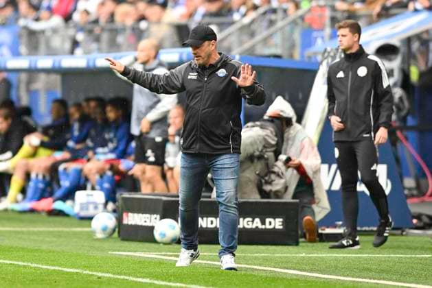 GER; 2. FBL,, Hamburger SV vs SC Paderborn 07 28.09.2024, Volksparkstadion, Hamburg, GER; 2. FBL, Hamburger SV vs SC Paderborn 07 im Bild Trainer Lukas Kwasniok (Paderborn)