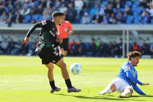 28.09.2024, xtvx, Fussball 2.Bundesliga, SV Darmstadt 98 - 1.FC Magdeburg emspor, v.l. Zweikampf, Duell, duel, tackle, compete Livan Burcu (1. FC Magdeburg) Guille Bueno (SV Darmstadt 98) (DFL DFB REGULATIONS PROHIBIT ANY USE OF PHOTOGRAPHS as IMAGE SEQUENCES and or QUASI-VIDEO) Darmstadt
