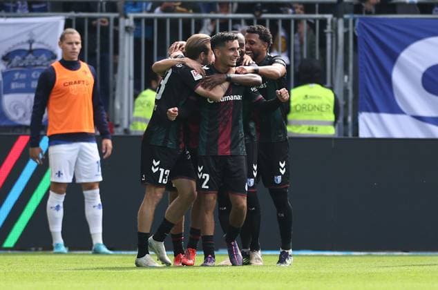 28.09.2024, xdcx, Fussball 2. Bundesliga, SV Darmstadt 98 - 1. FC Magdeburg, emonline, emspor, despor, v.l., Torjubel zum 1:2 durch Connor Krempicki (1. FC Magdeburg), Goal celebration, celebrate the goal DFL DFB REGULATIONS PROHIBIT ANY USE OF PHOTOGRAPHS AS IMAGE SEQUENCES AND OR QUASI-VIDEO.