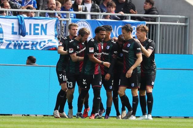 28.09.2024, xtvx, Fussball 2.Bundesliga, SV Darmstadt 98 - 1.FC Magdeburg emspor, v.l. Goal scored, Tor zum 1:2 Connor Krempicki (1. FC Magdeburg) Torjubel, Goal celebration, celebrate the goal, celebrates scoring (DFL DFB REGULATIONS PROHIBIT ANY USE OF PHOTOGRAPHS as IMAGE SEQUENCES and or QUASI-VIDEO) Darmstadt