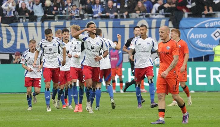 Torjubel 1-1 Robert Glatzel (HSV) Fussball, Herren, Saison 2024 2025, 2.BL, Volksparkstadion, Hamburger SV gegen SC Paderborn DFL REGULATIONS PROHIBIT ANY USE OF PHOTOGRAPHS AS IMAGE SEQUENCES AND OR QUASI-VIDEO.