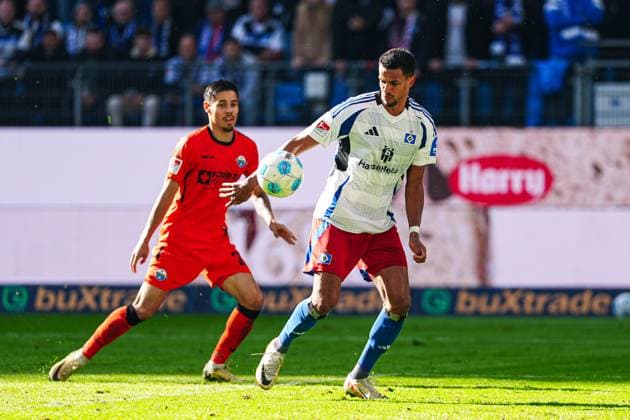Tor zum 3:2 Robert Glatzel (Hamburger SV, 09), nach VAR Entscheidung, Videoschiedsrichter, Videobeweis aberkannt GER, Hamburger SV vs. SC Paderborn 07, Fussball, 2. Bundesliga, Spieltag 7, Saison 2024 2025, 28.09.2024 DFL REGULATIONS PROHIBIT ANY USE OF PHOTOGRAPHS AS IMAGE SEQUENCES AND OR QUASI-VIDEO GER, Hamburger SV vs. SC Paderborn 07, Fussball, 2. Bundesliga, Spieltag 7, Saison 2024 2025, 28.09.2024 Hamburg