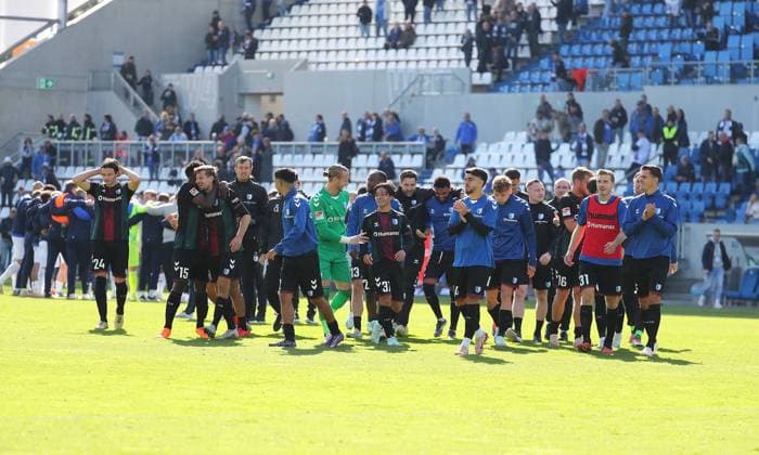 28.09.2024, xtvx, Fussball 2.Bundesliga, SV Darmstadt 98 - 1.FC Magdeburg emspor, v.l. Mannschaft Magdeburg nach dem Spiel, after the match (DFL DFB REGULATIONS PROHIBIT ANY USE OF PHOTOGRAPHS as IMAGE SEQUENCES and or QUASI-VIDEO) Darmstadt