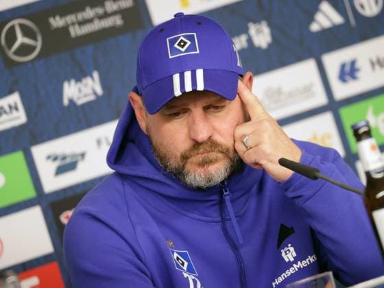 Chetrainer Steffen Baumgart (HSV) Fussball, Herren, Saison 2024 2025, 2.BL, Volksparkstadion, Hamburger SV gegen SC Paderborn, 2-2 DFL REGULATIONS PROHIBIT ANY USE OF PHOTOGRAPHS AS IMAGE SEQUENCES AND OR QUASI-VIDEO.