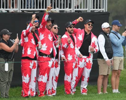 September 28, 2024, Montreal, Pq, Canada: Fans cheer on the International Team during third round four-ball play at the Presidents Cup golf tournament at Royal Montreal Golf Club, in Montreal, Saturday, Sept. 28, 2024. Canada News - September 28, 2024  - ZUMAc35_ 20240928_zaf_c35_012 Copyright: xChristinnexMuschix