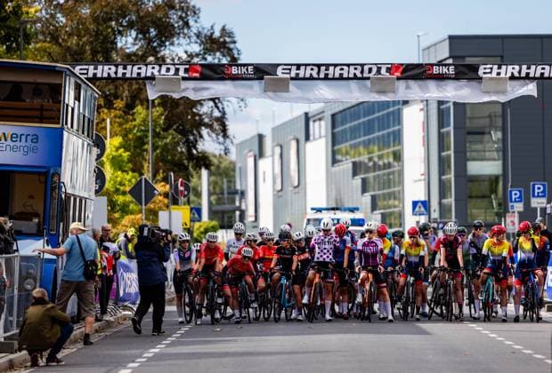 28.09.2024, GER, Rennrad, Bundesliga, Frauen Elite, Saison 2024, Finallauf Müller Die lila Logistik Rad-Bundesliga Im Bild zu sehen sind Impressionen des Rennradrennen, Sportler innen während des Wettkampfes 98574 Schmalkalden Gradierwerk Solewelt Moorgru Thüringen Deutschland
