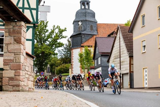 28.09.2024, GER, Rennrad, Bundesliga, Frauen Elite, Saison 2024, Finallauf Müller Die lila Logistik Rad-Bundesliga Im Bild zu sehen sind Impressionen des Rennradrennen, Sportler innen während des Wettkampfes 98574 Schmalkalden Gradierwerk Solewelt Moorgru Thüringen Deutschland
