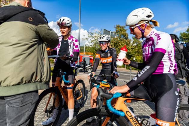 28.09.2024, GER, Rennrad, Bundesliga, Frauen Elite, Saison 2024, Finallauf Müller Die lila Logistik Rad-Bundesliga Im Bild zu sehen sind Impressionen des Rennradrennen, Sportler innen während des Wettkampfes 98574 Schmalkalden Gradierwerk Solewelt Moorgru Thüringen Deutschland