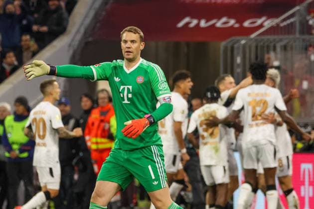 Manuel Neuer (FC Bayern Muenchen, 01) nach dem 0:1, FC Bayern Muenchen vs. Bayer 04 Leverkusen , Fussball, Bundesliga, 5. Spieltag, Saison 24 25, 28.09.2024, DFL REGULATIONS PROHIBIT ANY USE OF PHOTOGRAPHS AS IMAGE SEQUENCES, FC Bayern Muenchen vs. Bayer 04 Leverkusen , Fussball, Bundesliga, 5. Spieltag, Saison 24 25, 28.09.2024 Muenchen Copyright: xEibner-Pressefoto JennixMaulx EP_JML
