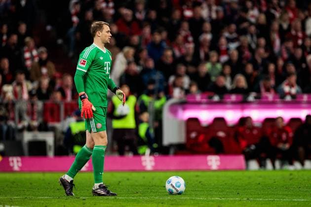 1. Fußball Bundesliga: FC Bayern München - Bayer 04 Leverkusen; 28.09.2024 Manuel Neuer (FC Bayern München, 1) am Ball 1. Fußball Bundesliga, FC Bayern München - Bayer 04 Leverkusen; München, Allianz Arena am 28.09.2024 DFL REGULATIONS PROHIBIT ANY USE OF PHOTOGRAPHS AS IMAGE SEQUENCES AND OR QUASI-VIDEO. Copyright: xBEAUTIFULxSPORTS Wunderlx