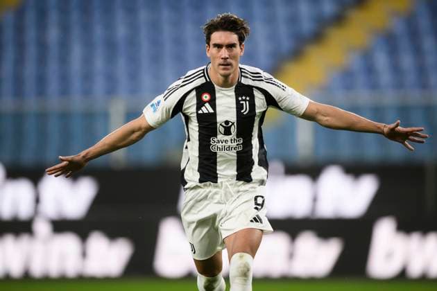 Sport Themen der Woche KW39 Sport Bilder des Tages Genoa CFC v Juventus FC - Serie A Dusan Vlahovic of Juventus FC celebrates after scoring a goal during the Serie A football match Genoa CFC and Juventus FC. Genoa Italy Copyright: xNicolòxCampox