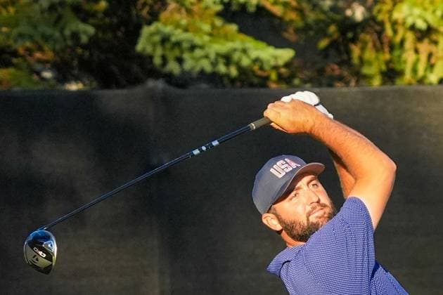 September 28, 2024, Montreal, Quebec, USA: Scottie Scheffler (USA) tees off the 11th hole during Day 3 of the 2024 Presidents Cup at The Royal Montreal Golf Club. Montreal USA - ZUMAw109 20240928_fap_w109_044 Copyright: xDebbyxWongx