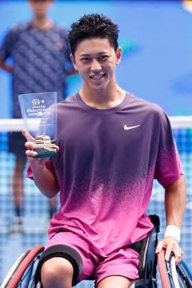 September 29, 2024, Tokyo, Japan: Tokito ODA (JPN) poses for the cameras after winning the Wheelchair Men s Singles final match against Gustavo FERNANDEZ (ARG) during the Kinoshita Group Japan Open Tennis Championships 2024 at the Ariake Colosseum. This is the longest-running ATP, Tennis Herren Tour tournament in Asia, first held in 1972. The tournaments run from September 23 to October 1st. Oda won 6 3, 6 4. Tokyo Japan - ZUMAm191 20240929_aap_m191_009 Copyright: xRodrigoxReyesxMarinx
