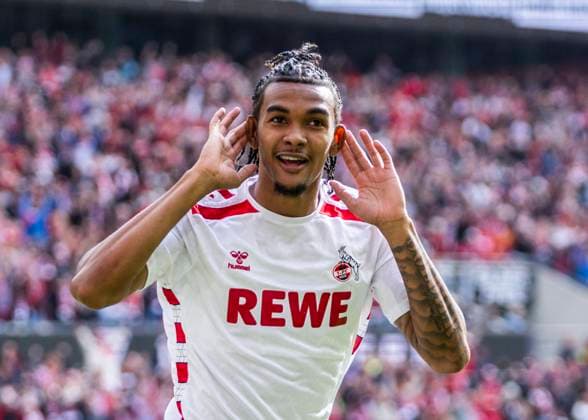 Köln, RheinEnergieStadion, 29.09.2024: Damion Downs (Köln) schiesst das 2:0 Tor und jubelt beim Spiel der 2.Bundesliga 1.FC Köln vs. Karlsruher SC.