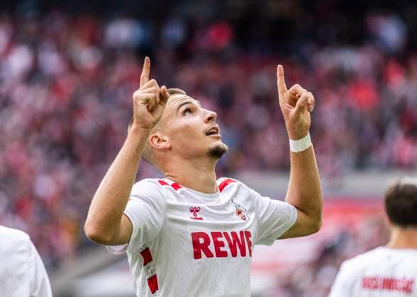 Köln, RheinEnergieStadion, 29.09.2024: Tim Lemperle (Köln) schiesst das 4:2 Tor und jubelt beim Spiel der 2.Bundesliga 1.FC Köln vs. Karlsruher SC.