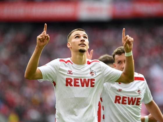 Tim Lemperle (1. FC Koeln) Torjubel, jubelt nach seinem Treffer zum 4:2 waehrend des Spiels der 2. Bundesliga zwischen 1. FC Köln und Karlsruher SC im RheinEnergieStadion am 29. September 2024 in Köln, Deutschland. (Foto von Ralf Treese DeFodi Images) +++ Tim Lemperle (1. FC Koeln) celebrates after scoring his team™s fourth goal during the 2. Bundesliga match between 1. FC Köln and Karlsruher SC at RheinEnergieStadion on September 29, 2024 in Cologne, Germany. (Photo by Ralf Treese DeFodi Images) DFB DFL REGULATIONS PROHIBIT ANY USE OF PHOTOGRAPHS AS IMAGE SEQUENCES AND OR QUASI-VIDEO. Defodi-521_KOEKSC20240929_051