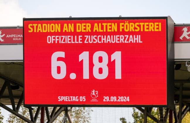 Fussball, Frauen, Saison 2024 2025, 2. Frauen-Bundesliga (5. Spieltag), 1. FC Union Berlin - FC Bayern München II, Anzeigetafel mit Zuschauerzahl 6181, 29.09. 2024, Copyright: xMatthiasxKochx