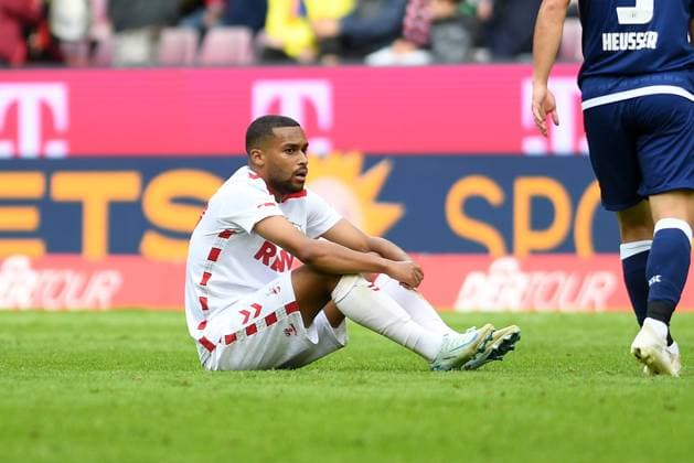 Linton Maina (1. FC Koeln) am Boden waehrend des Spiels der 2. Bundesliga zwischen 1. FC Köln und Karlsruher SC im RheinEnergieStadion am 29. September 2024 in Köln, Deutschland. (Foto von Ralf Treese DeFodi Images) +++ Linton Maina (1. FC Koeln) on the ground during the 2. Bundesliga match between 1. FC Köln and Karlsruher SC at RheinEnergieStadion on September 29, 2024 in Cologne, Germany. (Photo by Ralf Treese DeFodi Images) DFB DFL REGULATIONS PROHIBIT ANY USE OF PHOTOGRAPHS AS IMAGE SEQUENCES AND OR QUASI-VIDEO. Defodi-521_KOEKSC20240929_110