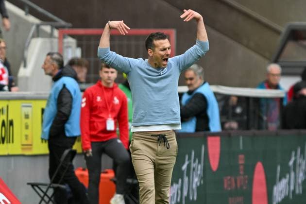 Christian Eichner (Karlsruhe Trainer) unzufrieden enttäuscht enttaeuscht niedergeschlagen frustriert, 29.09.2024 Fussball 1. FC Koeln vs Karlsruher SC, Rheinenergiestadion, Koeln, DFB DFL REGULATIONS PROHIBIT ANY USE OF PHOTOGRAPHS AS IMAGE SEQUENCES AND OR QUASI-VIDEO NRW Germany