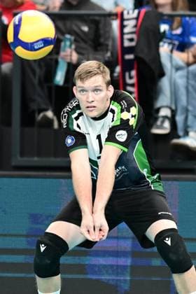 Volleyball I Herren I Saison 2024-2025 I Bundesliga I 2. Spieltag I SVG Lüneburg - TSV Haching München I 29.9.2024 Michael Haßmann (1, VC Bitterfeld-Wolfen) Ballannahme Lüneburg LKH Arena Niedersachsen Deutschland Copyright: xLobeca AndreasxHannigx