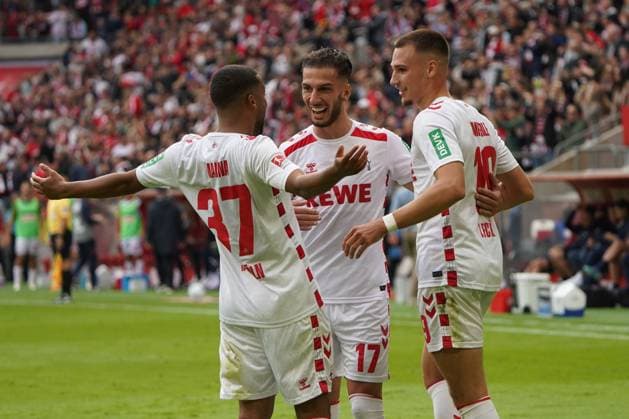 Fussball, 2.BL Saison 2024 2025, 1.FC Köln-Karlsruhe SC , Rheinenergie Köln Linton Mainer, Leart Paracada, Tim Lemperle alle , FC Köln jubeln