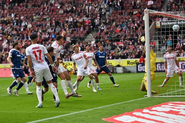 Koeln, Rheinenergiestadion, 29.09.24, GER, Herren, 2.Bundesliga, Saison 2024-2025, 1.FC Koeln - Karlsruher SC Bild: Leon JENSEN (Karlsruhe) macht das Tor zum 4:3 Only for editorial use! DFL regulations prohibit any use of photographs as image sequences and or quasi-video. NRW Deutschland