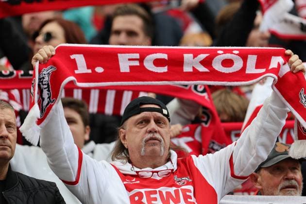 GER, 2.FBL. 1. FC Koeln vs. Karlsruher SC 29.09.2024, Rheinenergie Stadion, Koeln, GER, 2.FBL. 1. FC Koeln vs. Karlsruher SC , im Bild: Fans, freundlich, Stimmung, farbenfroh, Nationalfarbe, geschminkt, Emotionen, Schals, Köln